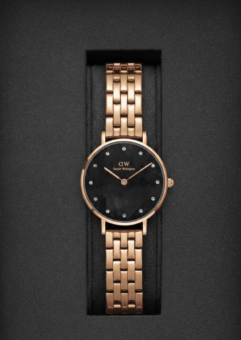 Montre Daniel Wellington DW00100660 femme détail cadran noir
