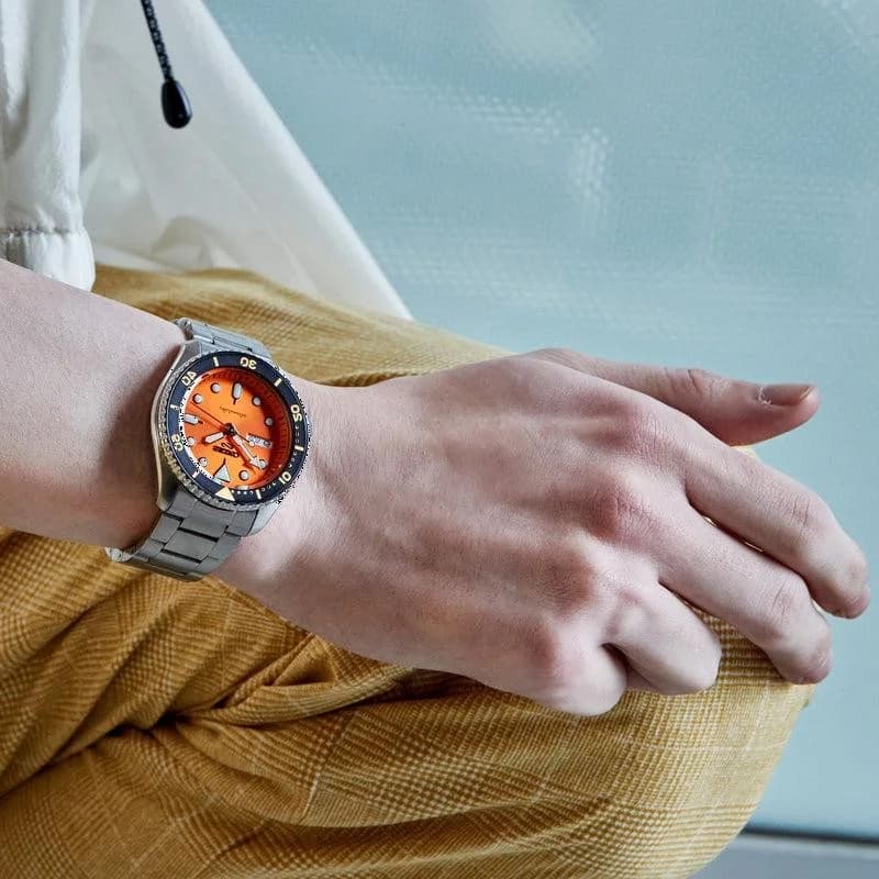 Montre Seiko SRPD59K1 homme détail cadran orange