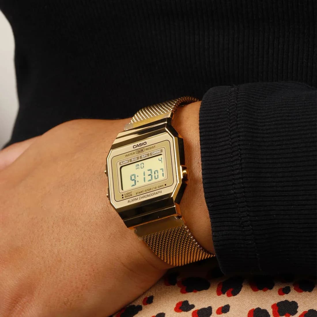 Montre Casio A700WEMG-9AEF unisexe détail cadran doré