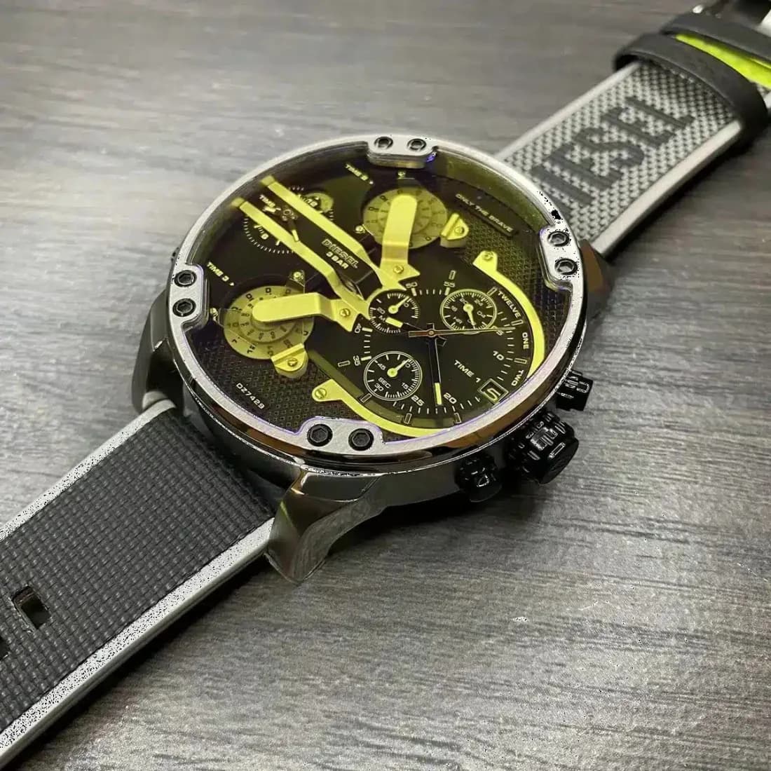 Montre Diesel DZ7429 homme détail cadran noir