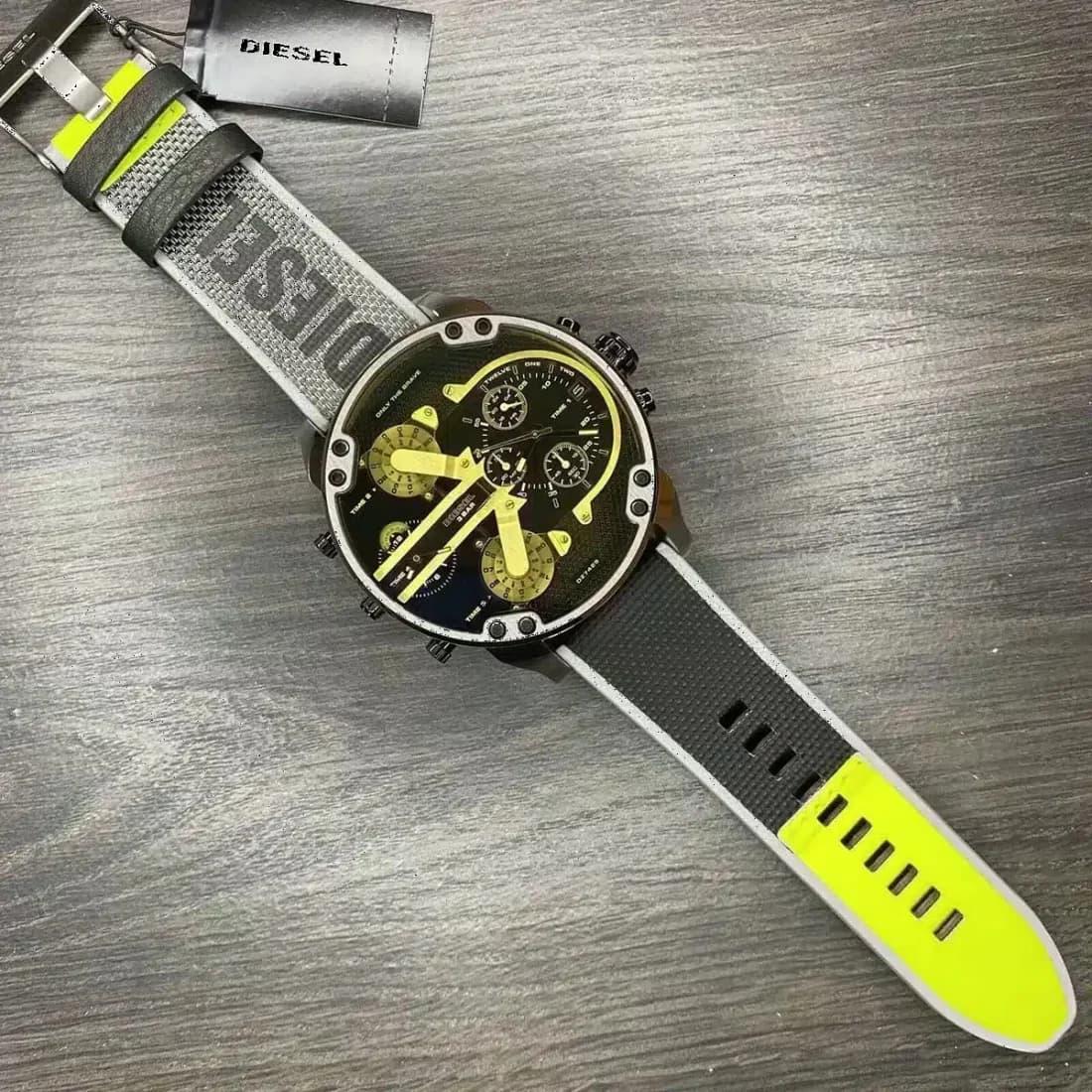 Montre Diesel DZ7429 homme verso boîtier argent