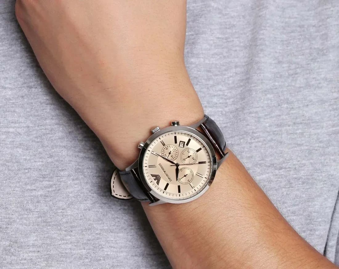 Montre Emporio Armani AR2433 homme détail cadran marron