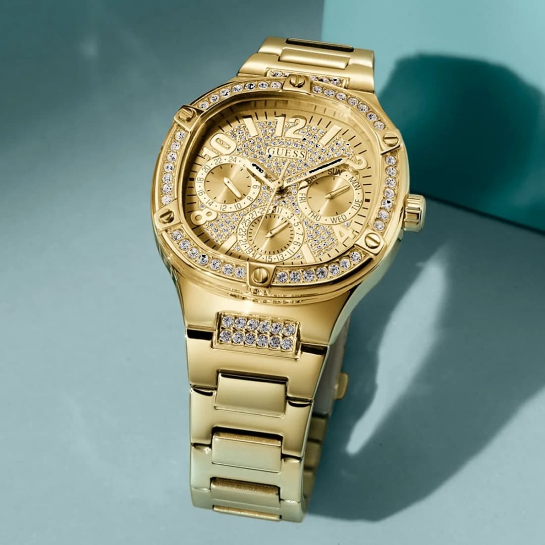 Montre Guess GW0558L2 femme détail bracelet acier inoxydable