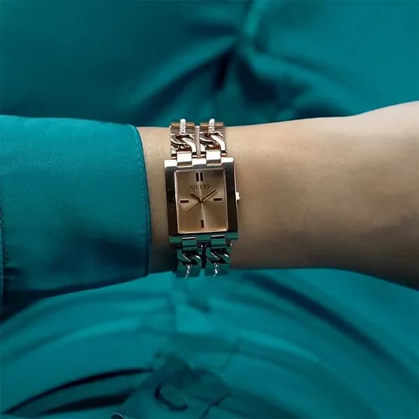 Montre Guess GW0668L3 femme détail bracelet acier inoxydable