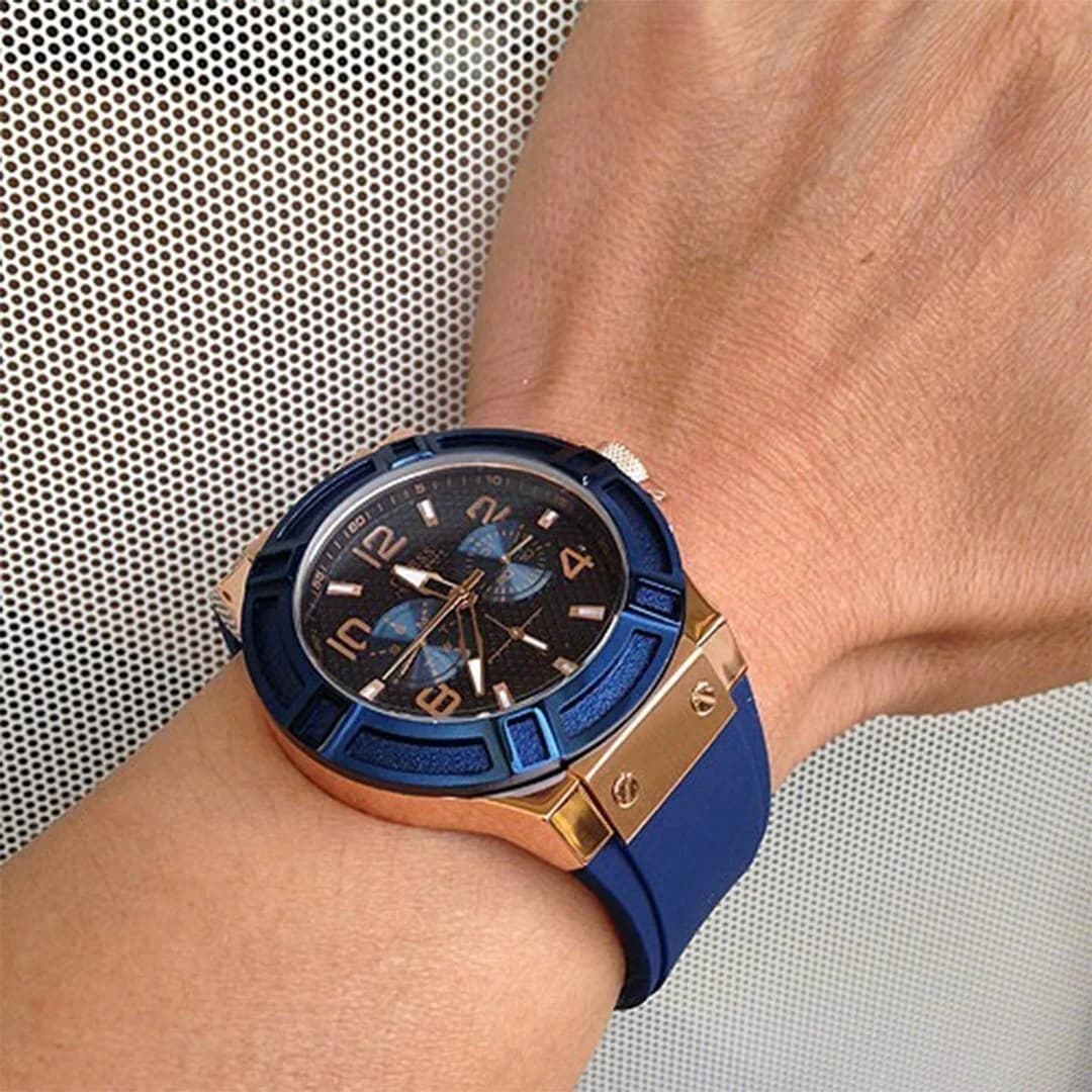 Montre Guess W0247G3 homme détail cadran bleu