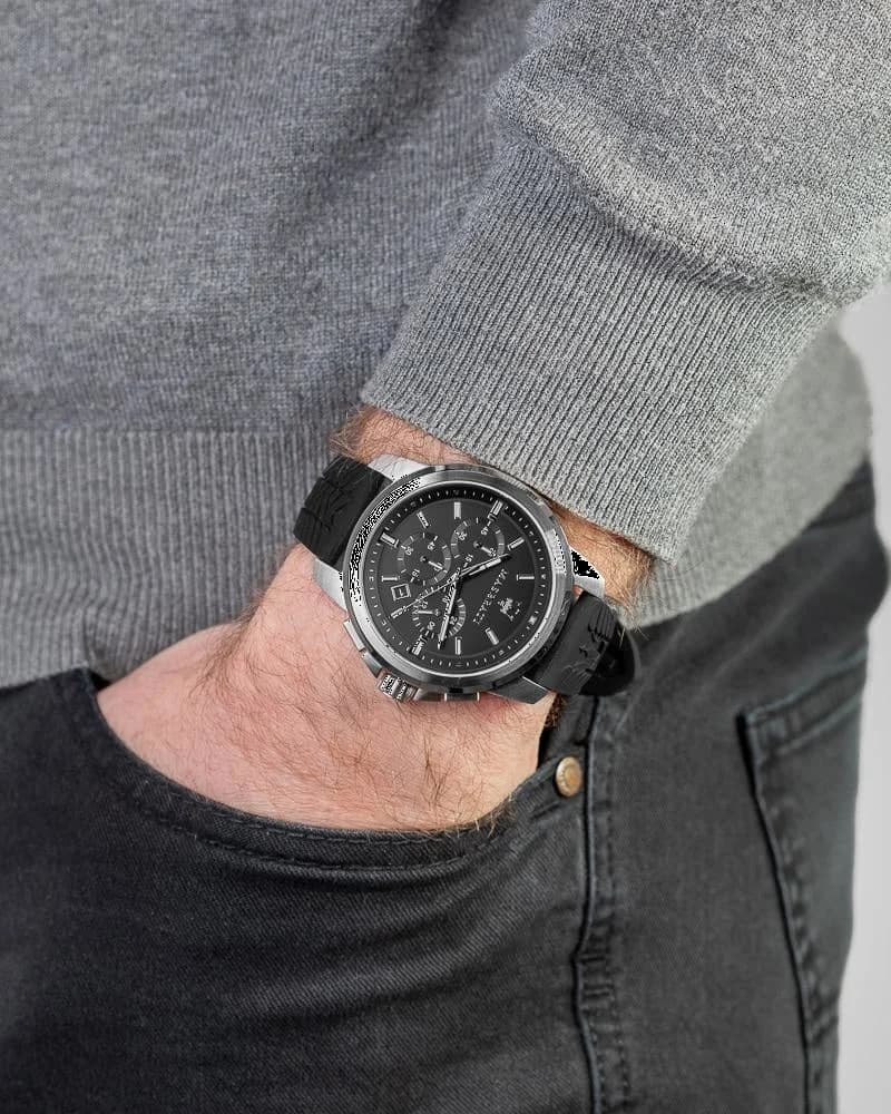 Montre Maserati Successo bracelet silicone noir largeur 22mm détail fermeture