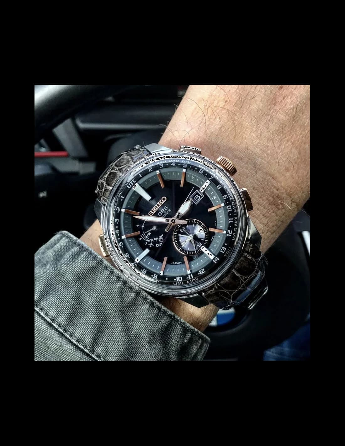 Montre Seiko SAS038J1 homme détail cadran noir