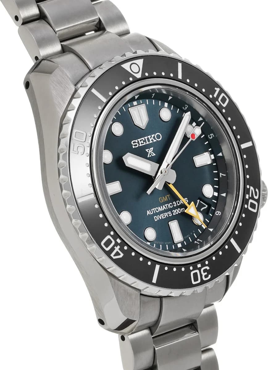 Seiko SBEJ021 Prospex plongée bracelet acier boucle déployante profil