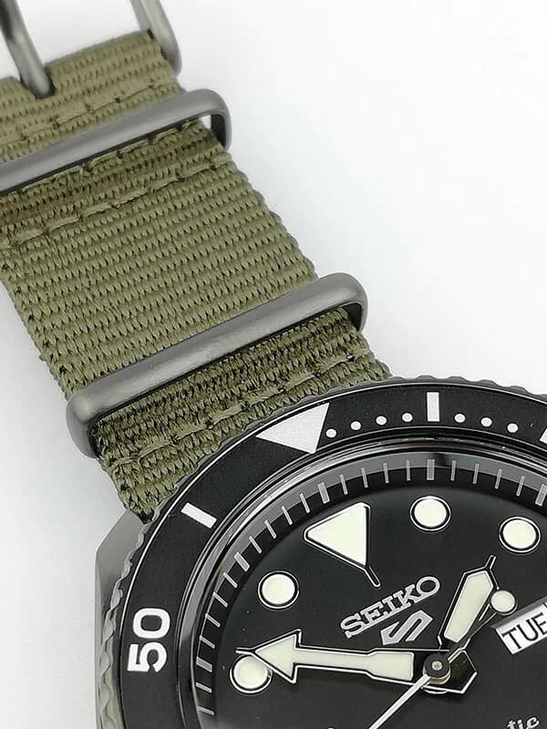 Montre Seiko SRPD65K4 homme détail cadran noir