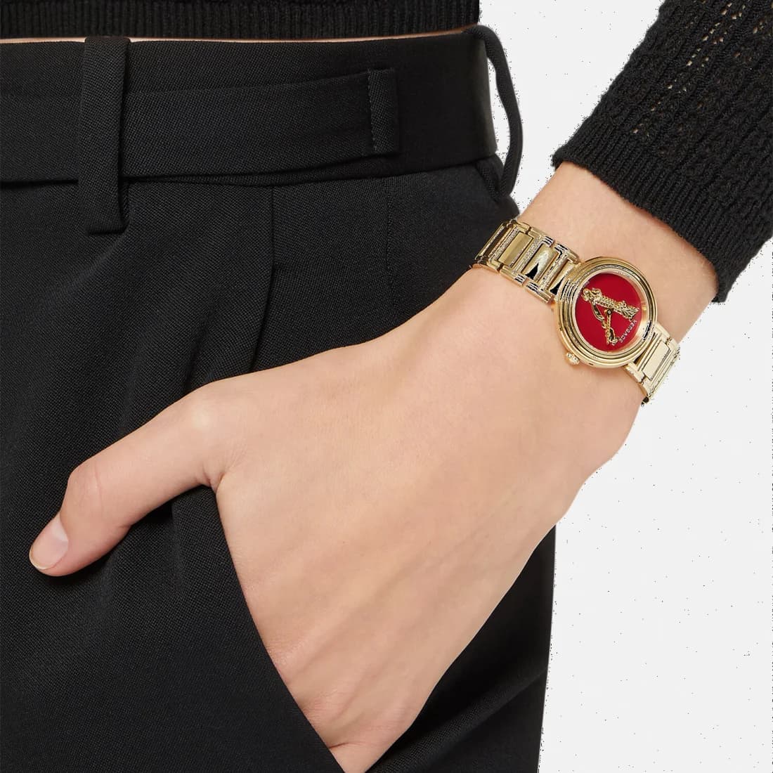 Montre Versace VET300321 femme détail cadran rouge