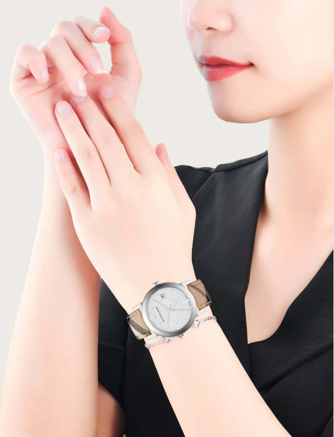 Montre Burberry BU9025 femme détail cadran argent