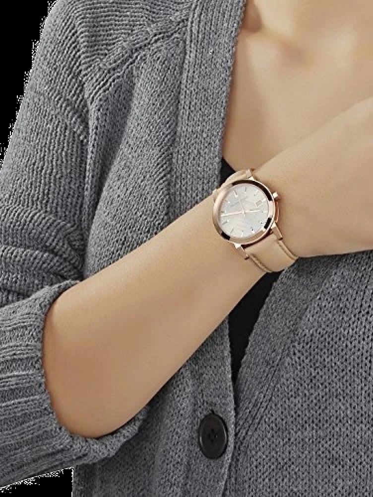 Montre Burberry BU9109 femme détail bracelet cuir