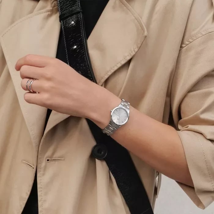 Montre Daniel Wellington DW00100402 femme détail bracelet acier inoxydable