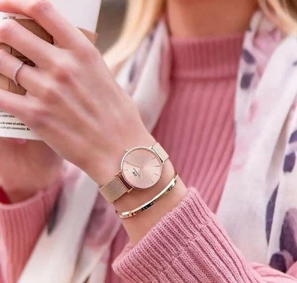 Montre Daniel Wellington DW00100516 femme détail bracelet acier inoxydable