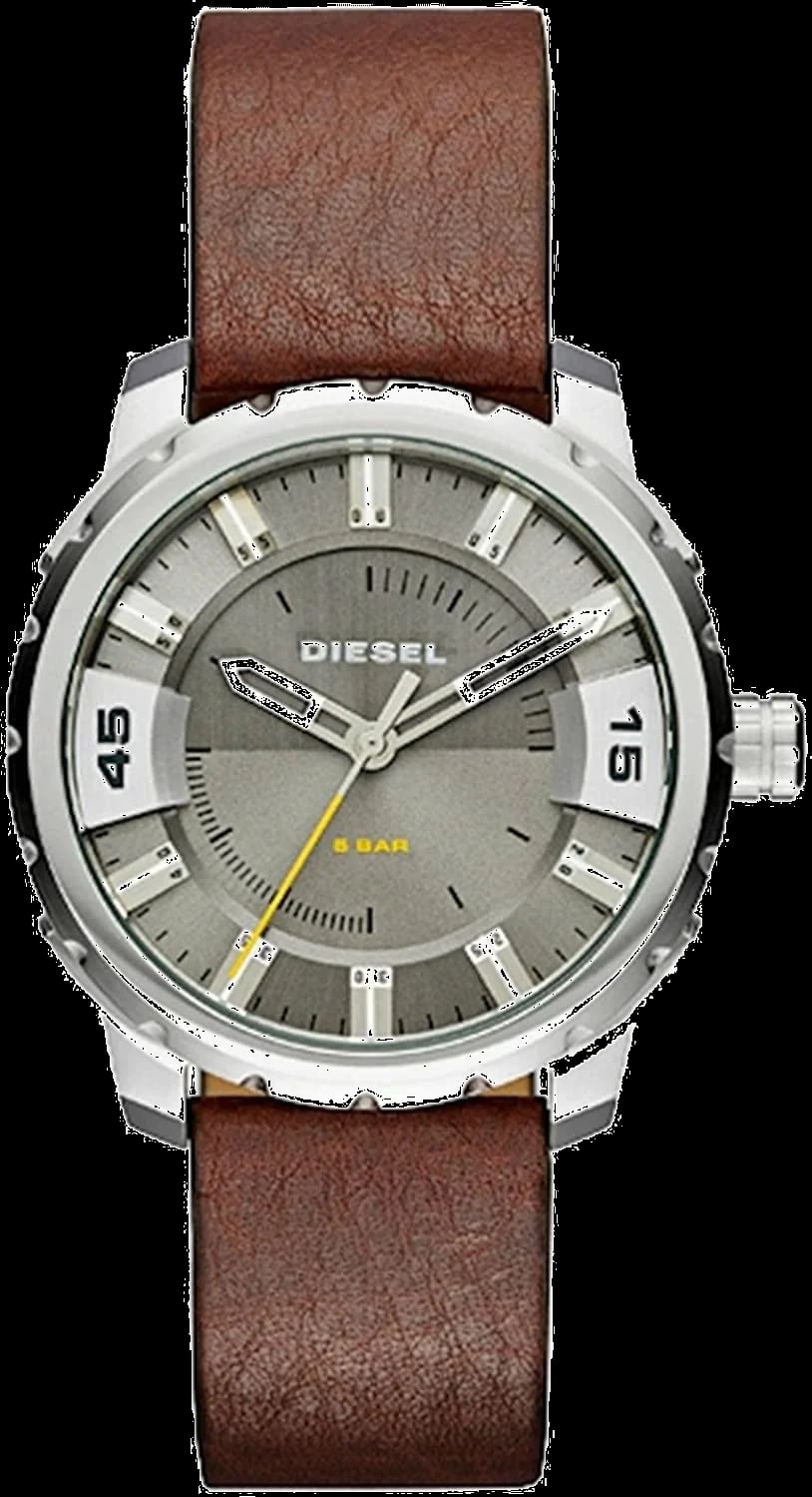 Montre Diesel DZ1724 au cadran marron soleillé, aiguilles luminescentes et boîtier chrono imposant