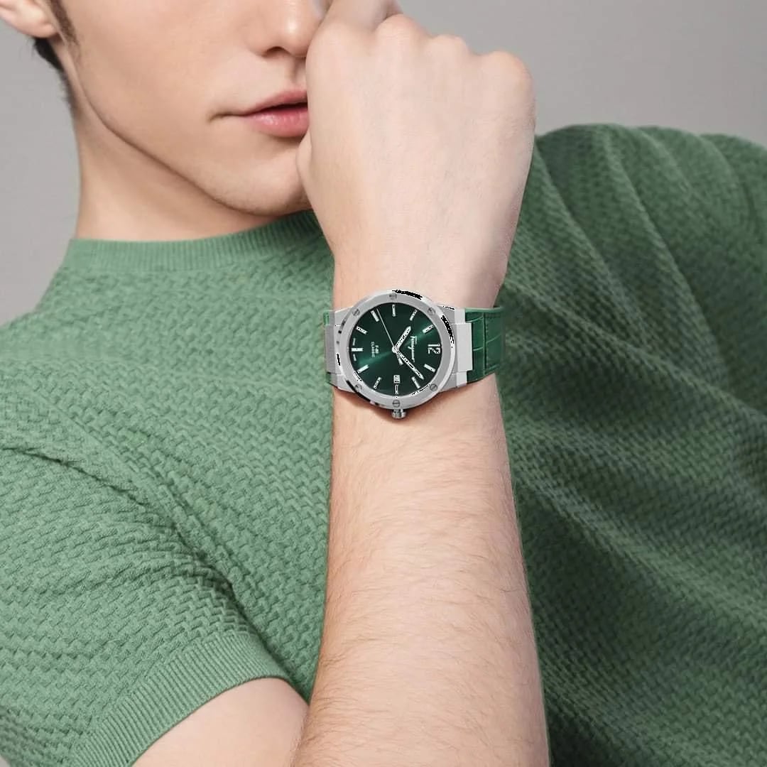 Salvatore Ferragamo SFDT00119 Men's 40mm Black Dial | Montres Outlet