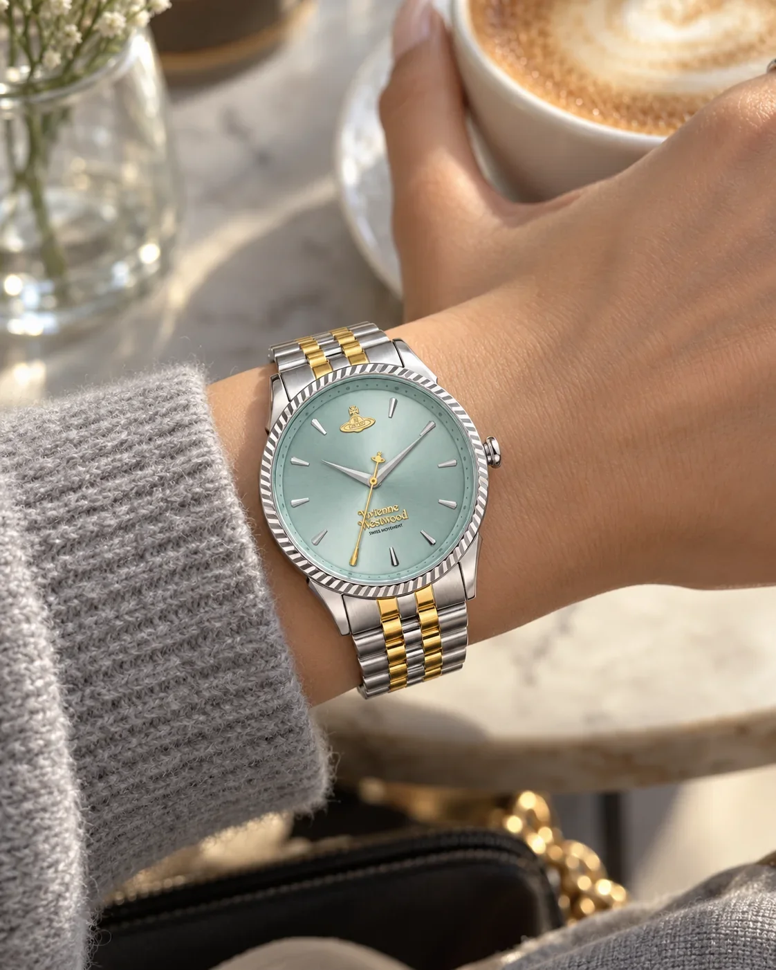 Montre Vivienne Westwood VV240LGRSG femme portée au poignet