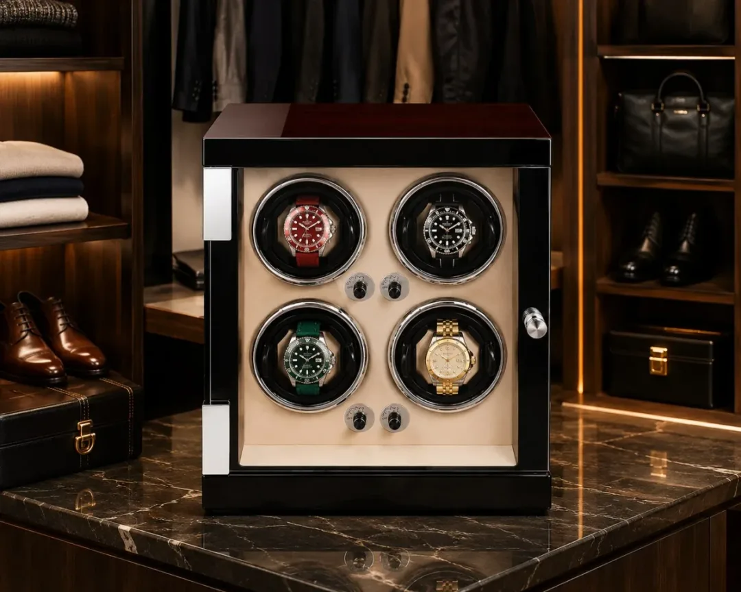 Capri, quatre montres mis en scène dans un intérieur
