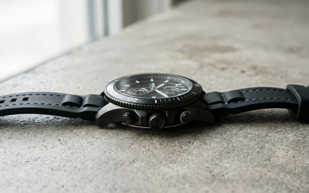 Profil tranche — Montre Étanche Homme : Le Guide Complet 2026