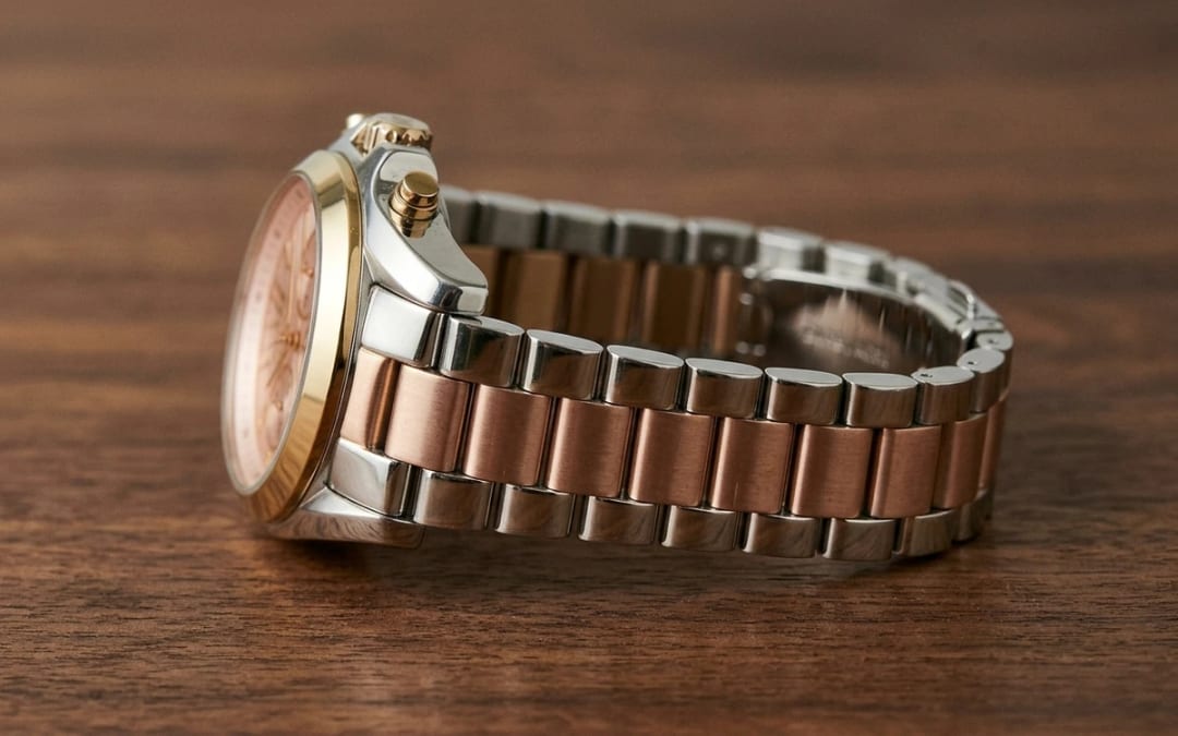 Profil tranche — Montre Michael Kors Chronographe Femme : Fonctionnalité et Style au Poignet