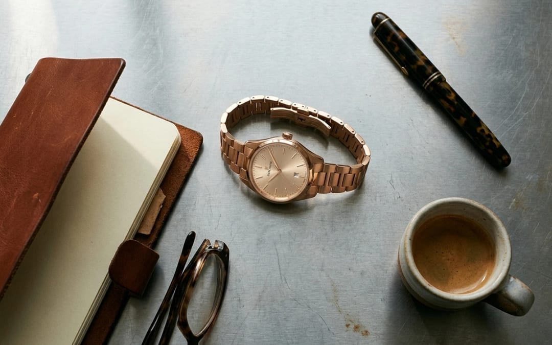 Flat lay — Montre Michael Kors Or Rose Femme : Le Guide Ultime du Glamour Accessible