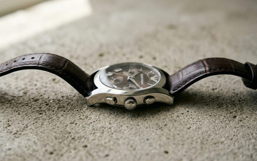 Profil tranche — Prix Montre Vivienne Westwood Femme : Guide Complet des Tarifs 2026