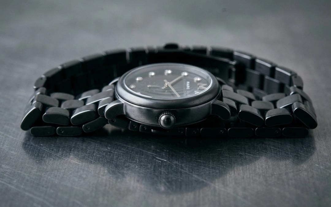 Profil tranche — Montre Marc Jacobs femme : Amy, Blade, Baker, quelle collection choisir ?