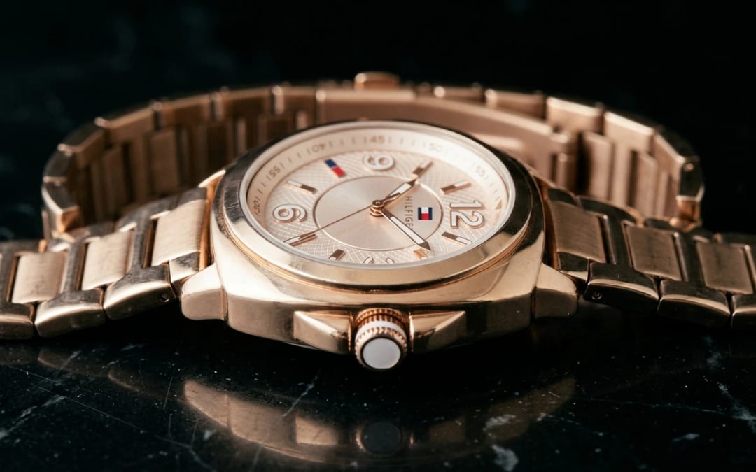 Profil tranche — Montre Tommy Hilfiger Or Femme : Le Guide Complet des Finitions Dorées