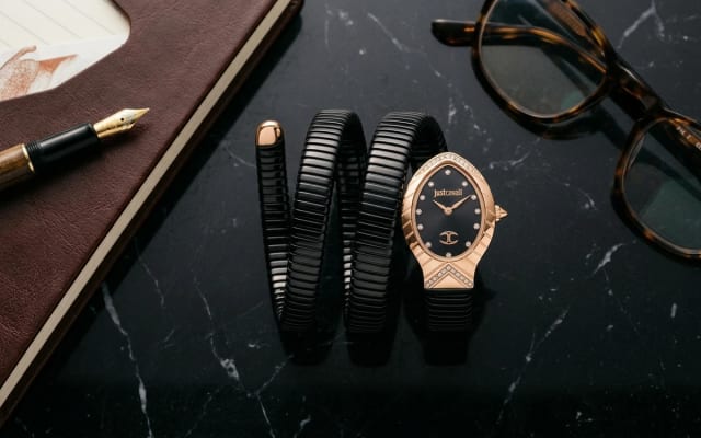 Roberto Cavalli ou Just Cavalli : quelle montre femme choisir ?