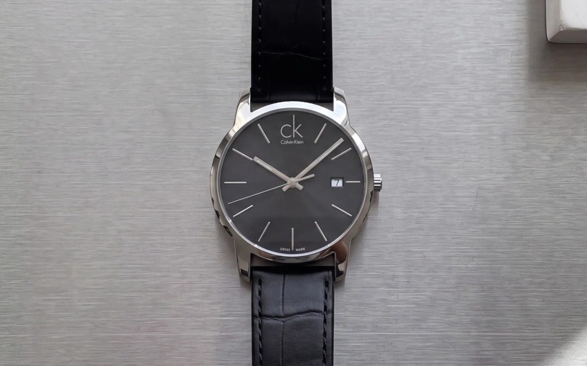 Calvin Klein City K2G2G1C3 men's steel watch, black dial with date, black leather strap on brushed steel