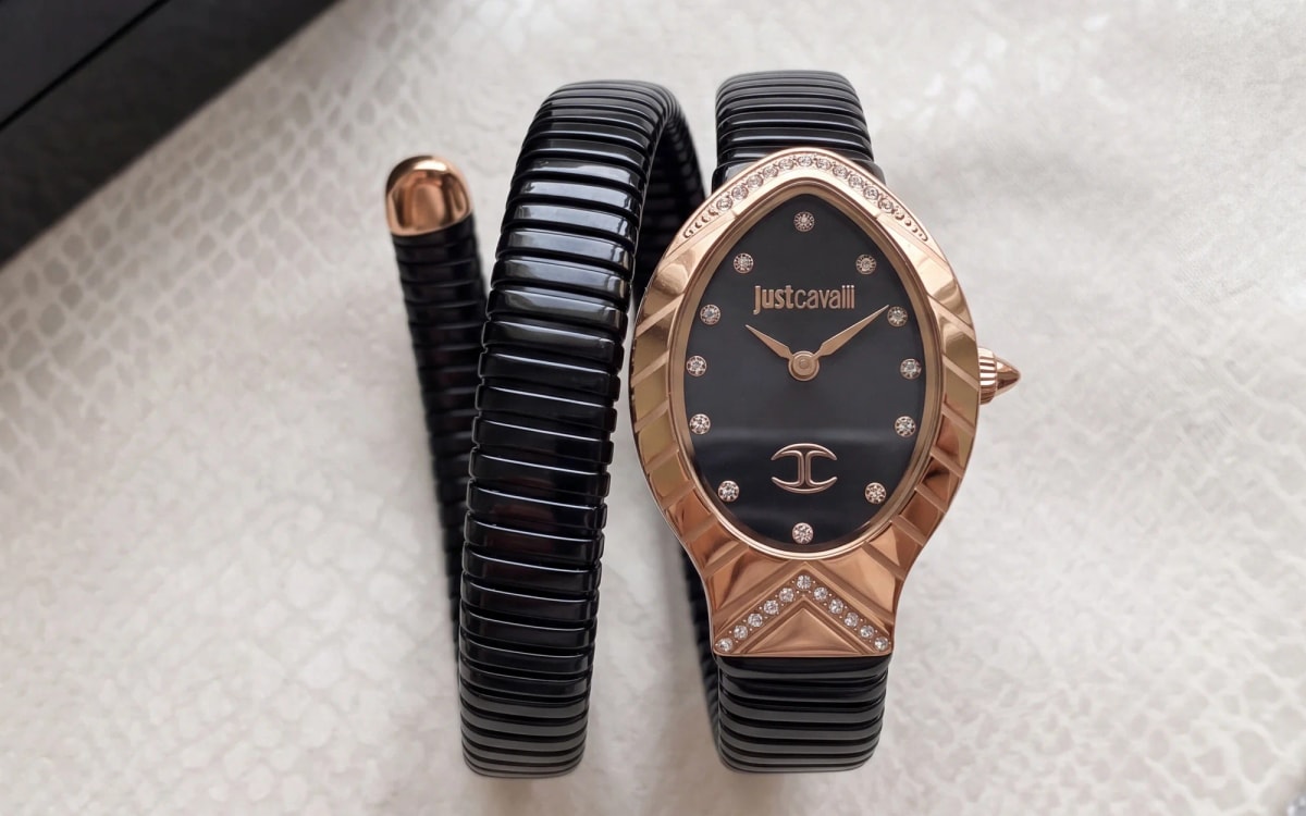Montre Just Cavalli JC1L248M0085 à spirale noire et tête or rose sertie, cadran noir, sur soie ivoire