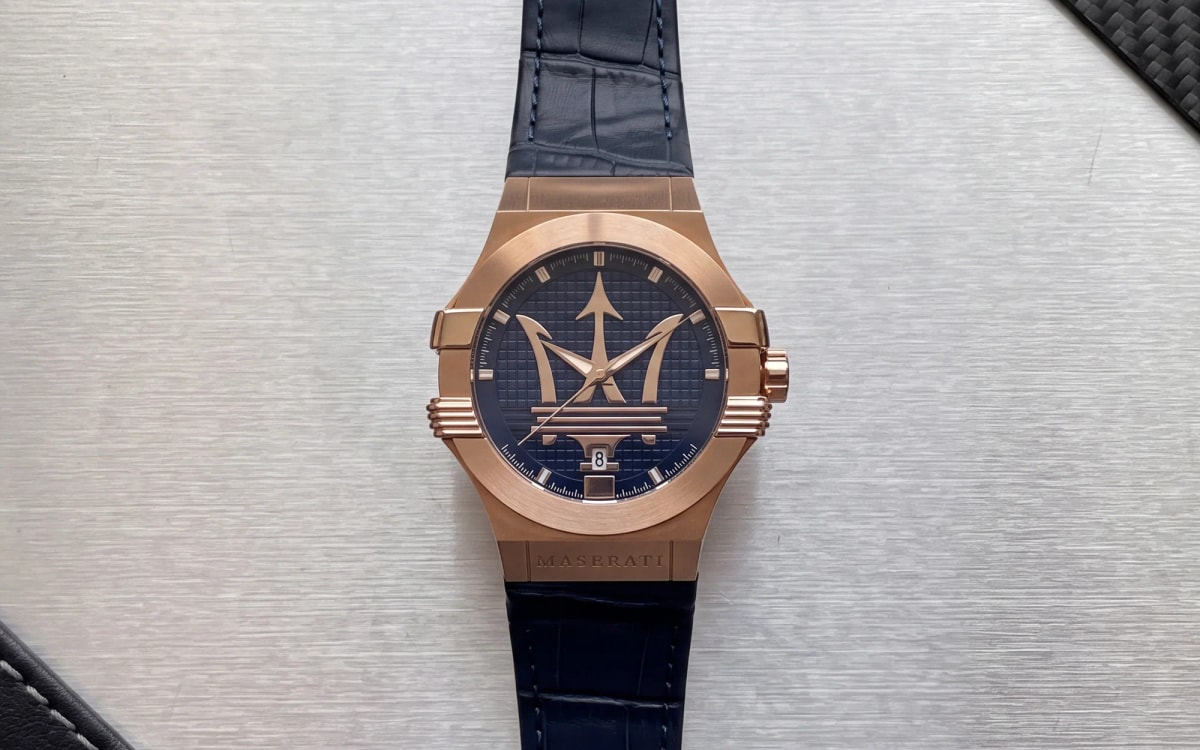 MASERATI Potenza R8851108027 rose gold watch, large trident on blue dial, blue leather strap, on brushed aluminium