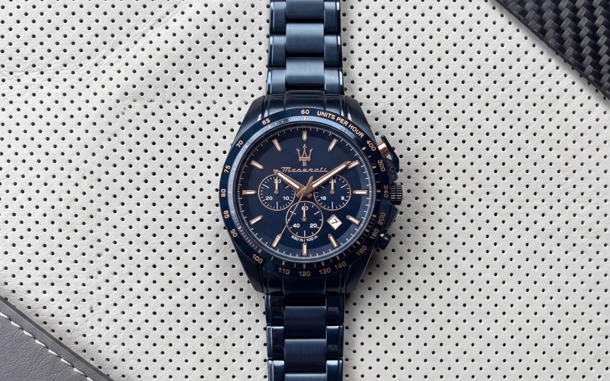MASERATI Traguardo R8873612054 all-blue chronograph with rose gold tachymeter bezel on grey perforated leather