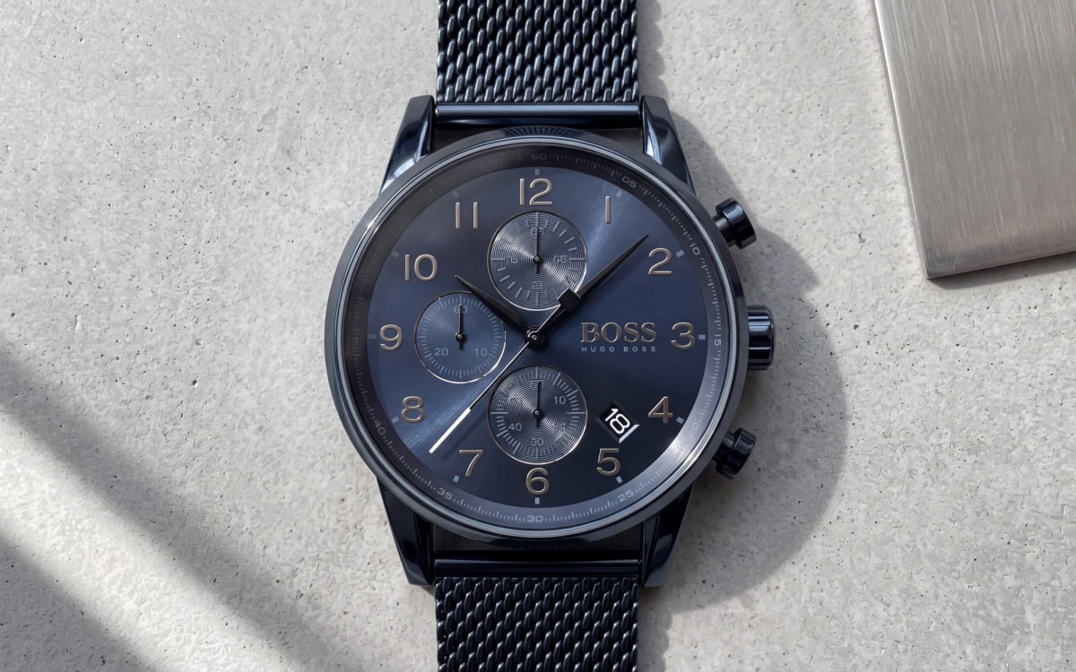 HUGO BOSS Navigator 1513538 blue men's chronograph with Arabic numerals and blue mesh strap on concrete