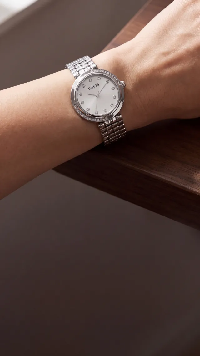 Montre Guess portée